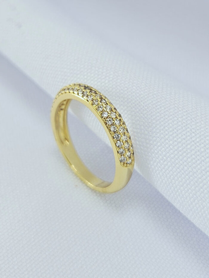 Anel frente cravejado