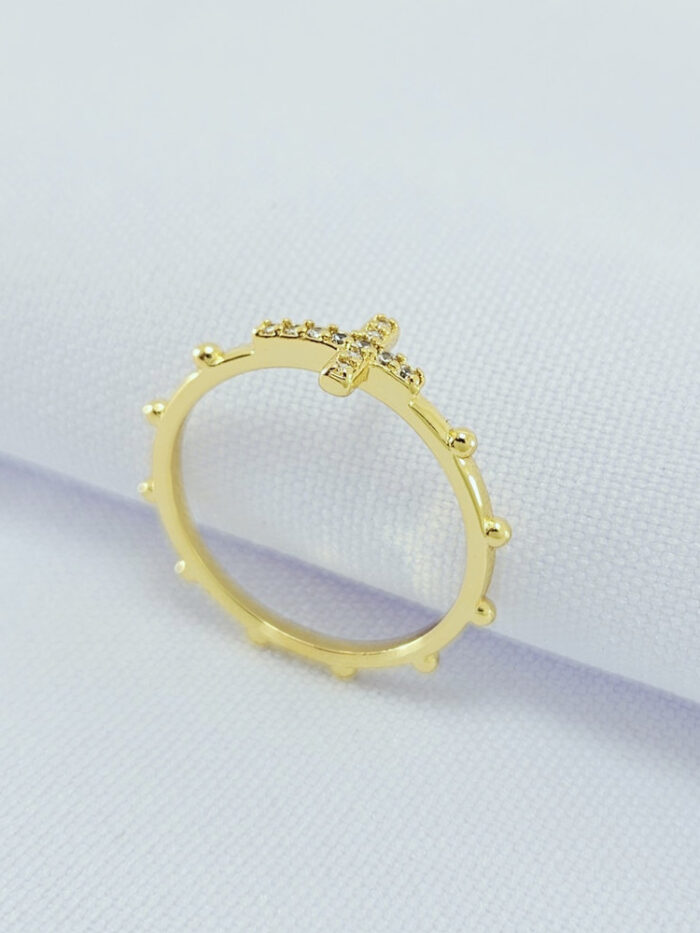 Anel cruz cravejada detalhe bolinhas