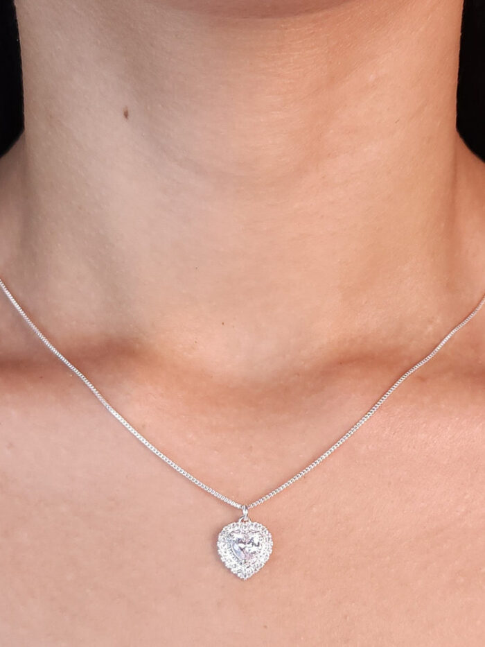 Gargantilha coração cravejado