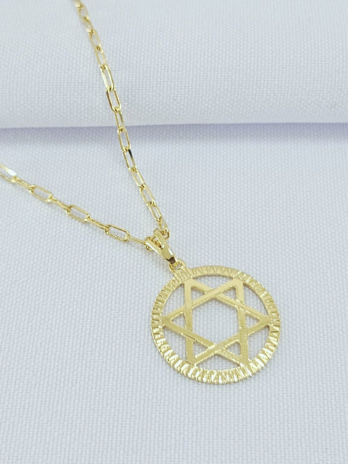 Cordão masculino estrela de Davi borda detalhada