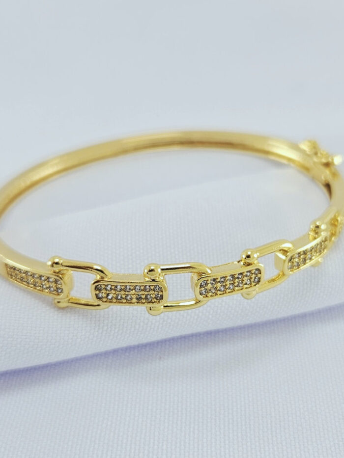 Bracelete  elos entrelaçados cravejado