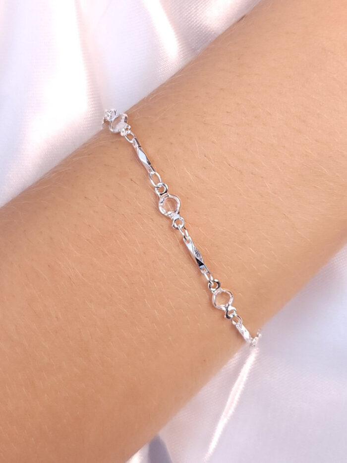 Pulseira ponto de luz detalhada