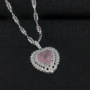 Gargantilha choker coração rosa  borda pedras cristais