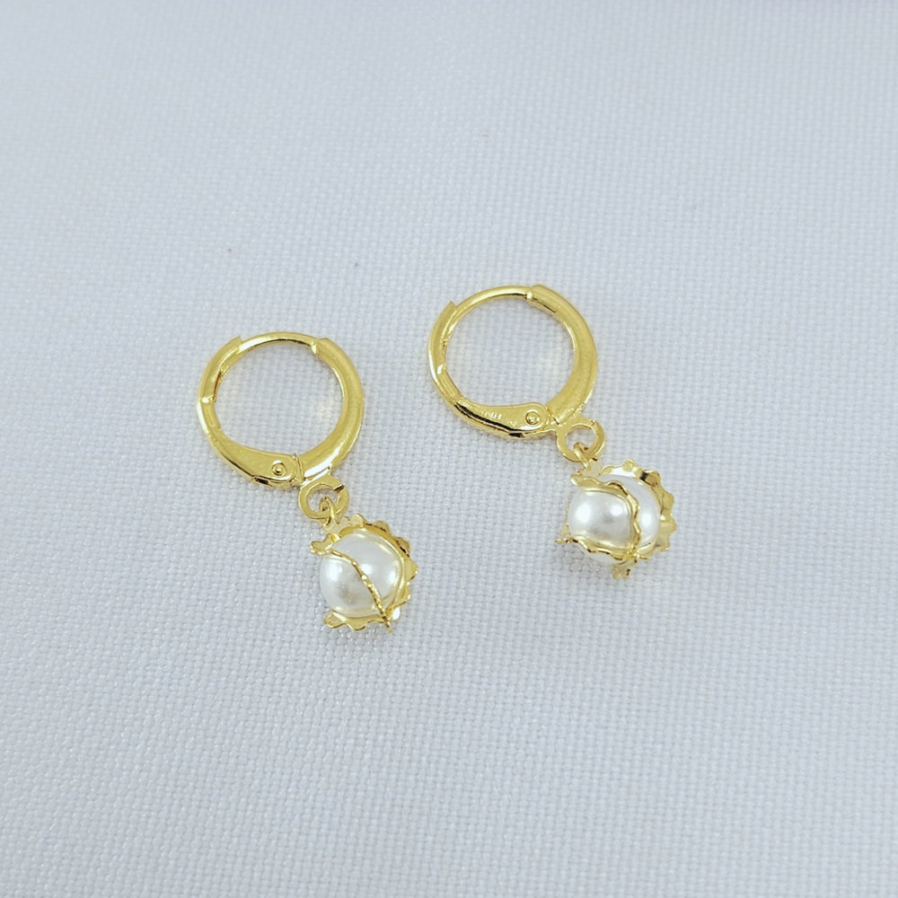 Brinco argola com pèrola pêndulo