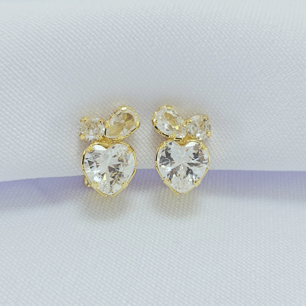 Brinco modelo coração com pedras zircônias