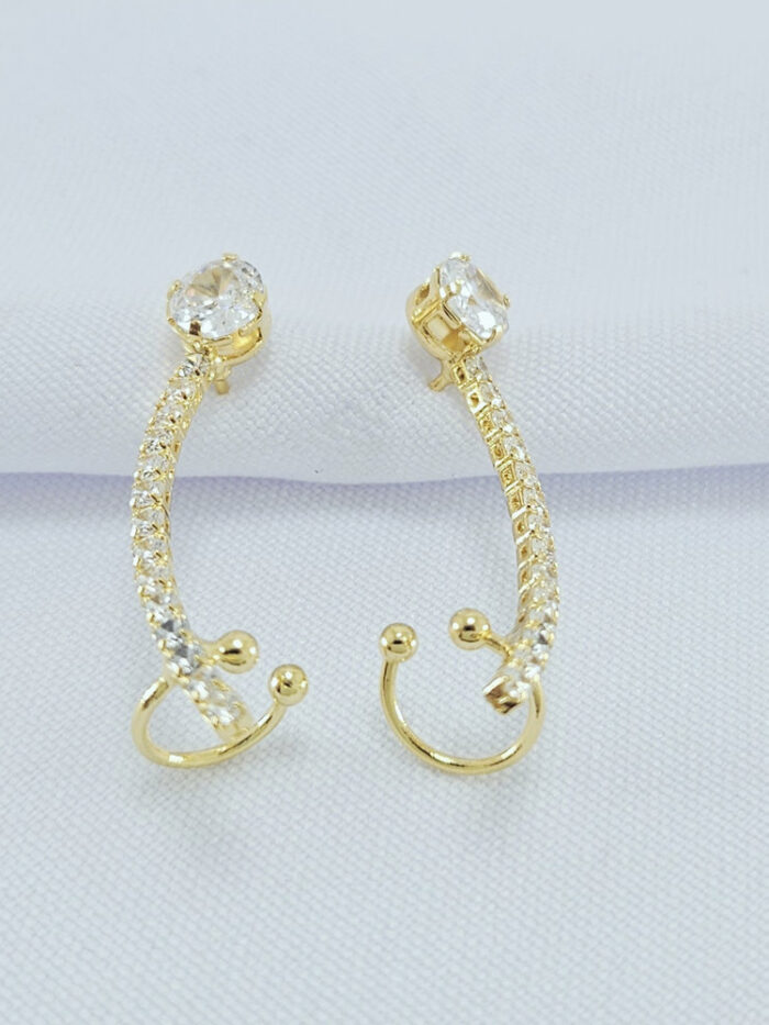 Brinco ear cuff cravejado detalhe cristal
