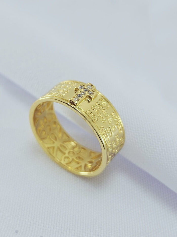 Anel detalhe oração Pai Nosso com cruz cravejada