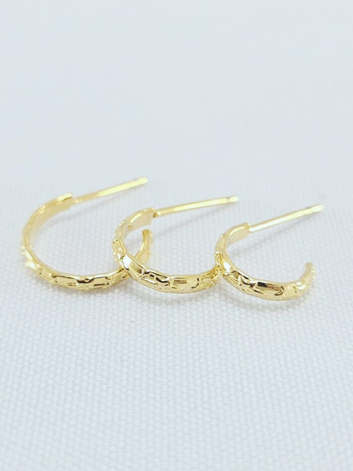 Trio de brincos argolinhas detalhadas