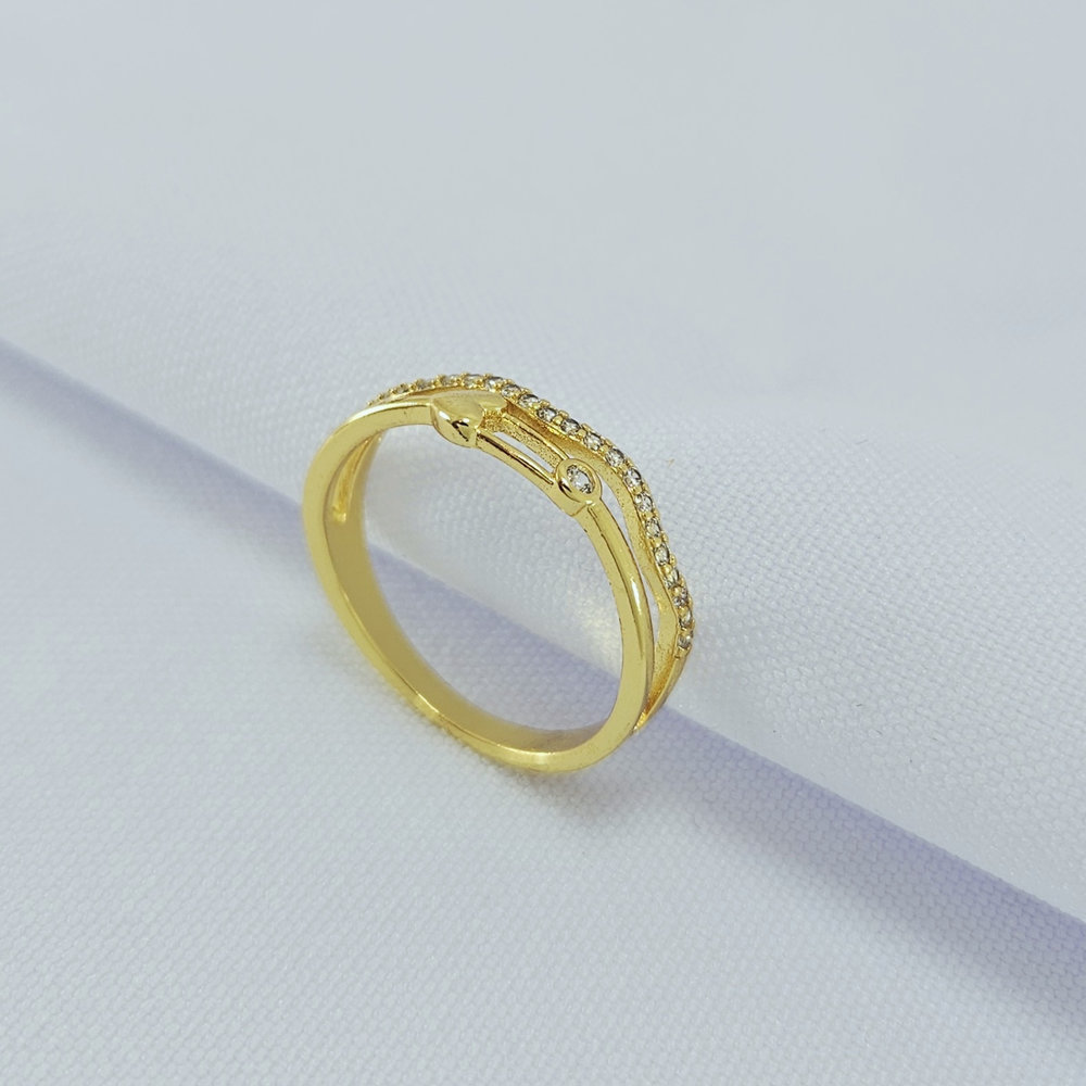 Anel fio duplo cravejado detalhe coração