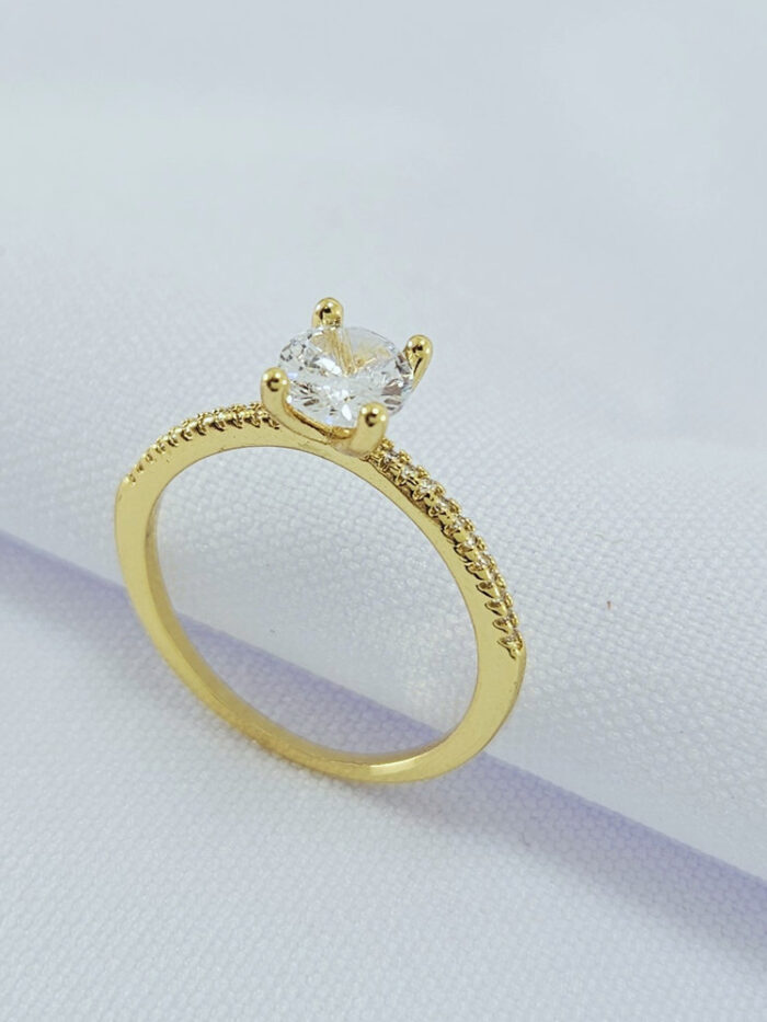 Anel solitário fio cravejado pedra cristal