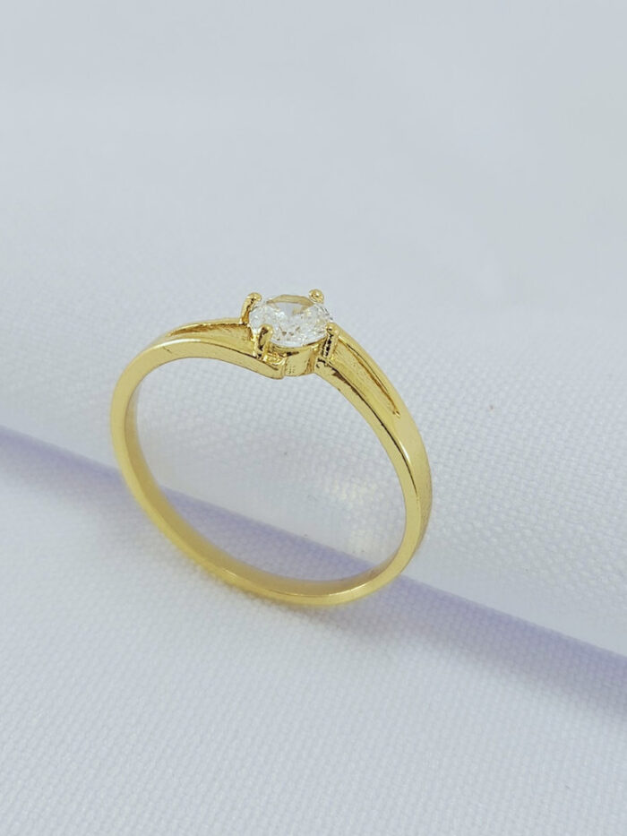 Anel solitário cristal detalhe vazado