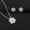 Conjunto flor pétalas cravejado