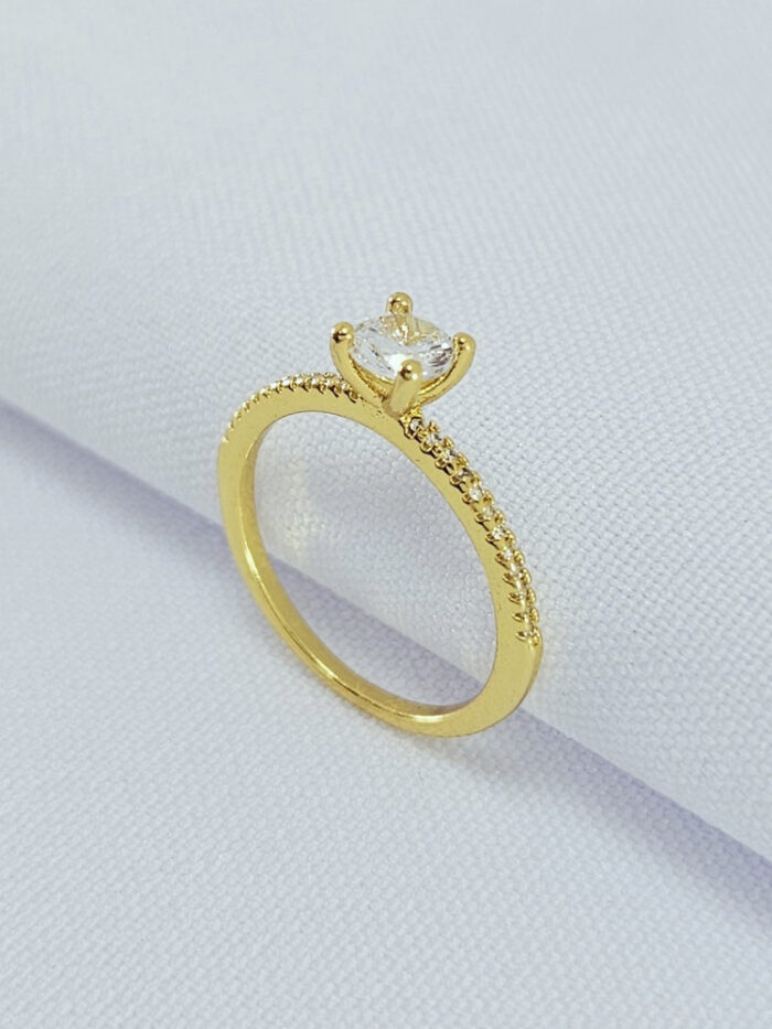 Anel pedra cristal detalhe cravejado