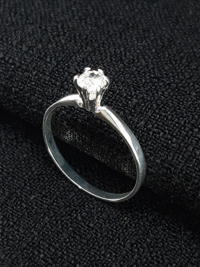 Anel solitário pedra cristal