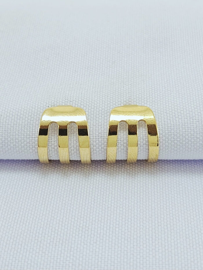 Brinco argola detalhe vazado