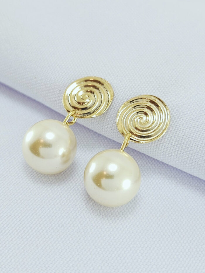 Brinco base espiral com pérola pêndulo