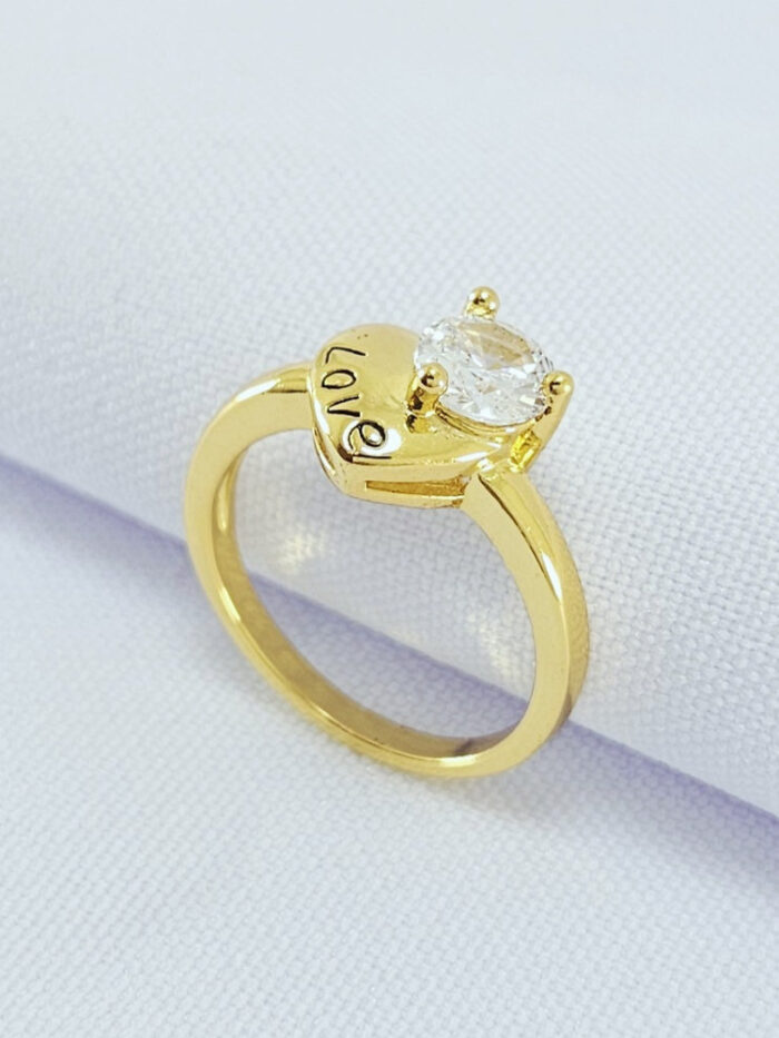 Anel coração cristal detalhe `LOVE´