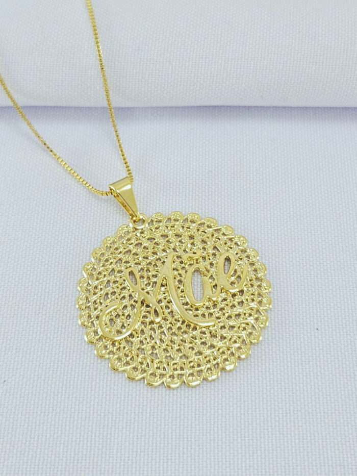 Gargantilha com medalha nome Mãe