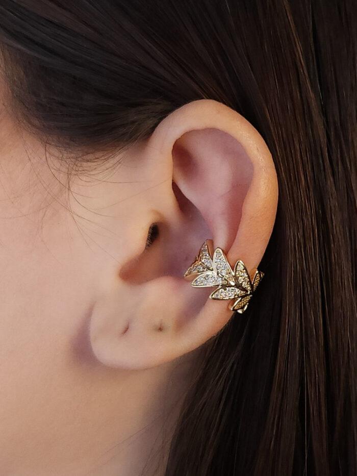 Brinco pier modelo folhas cravejadas