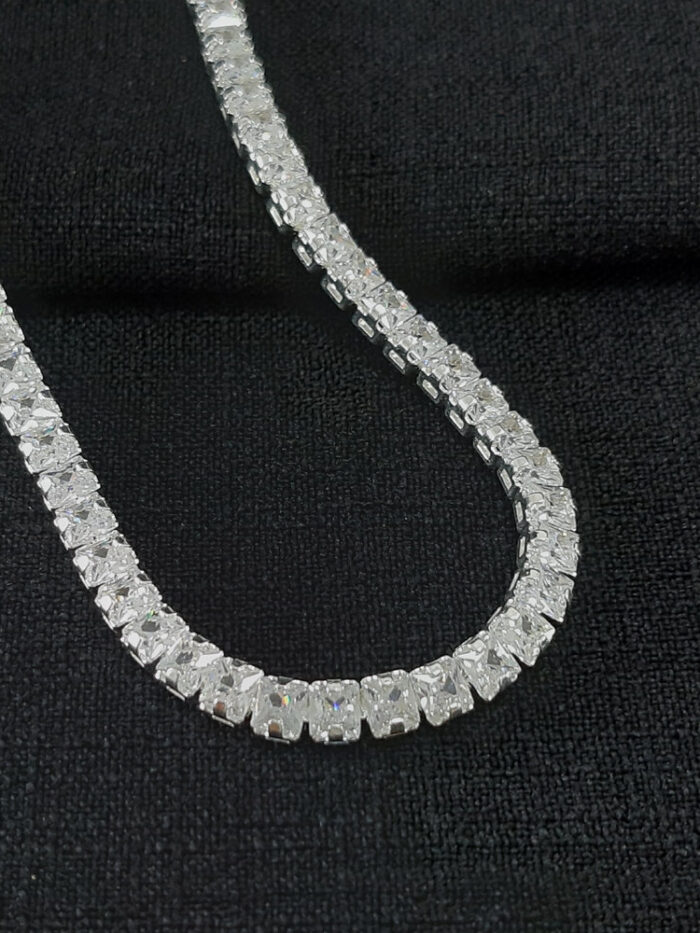 Gargantilha choker pedras quadradas cristal