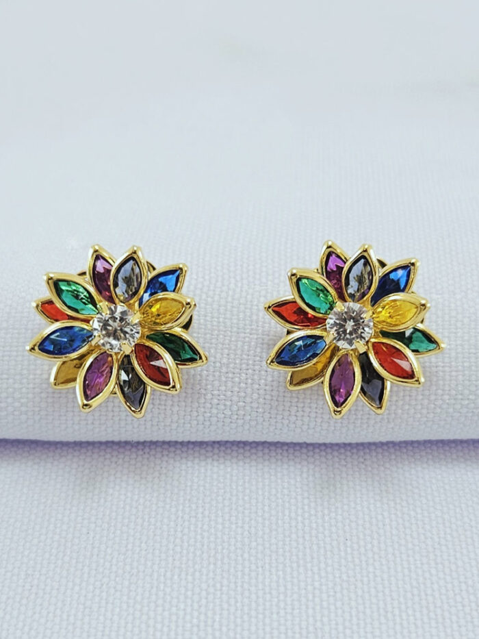 Brinco flor com pétalas colorida
