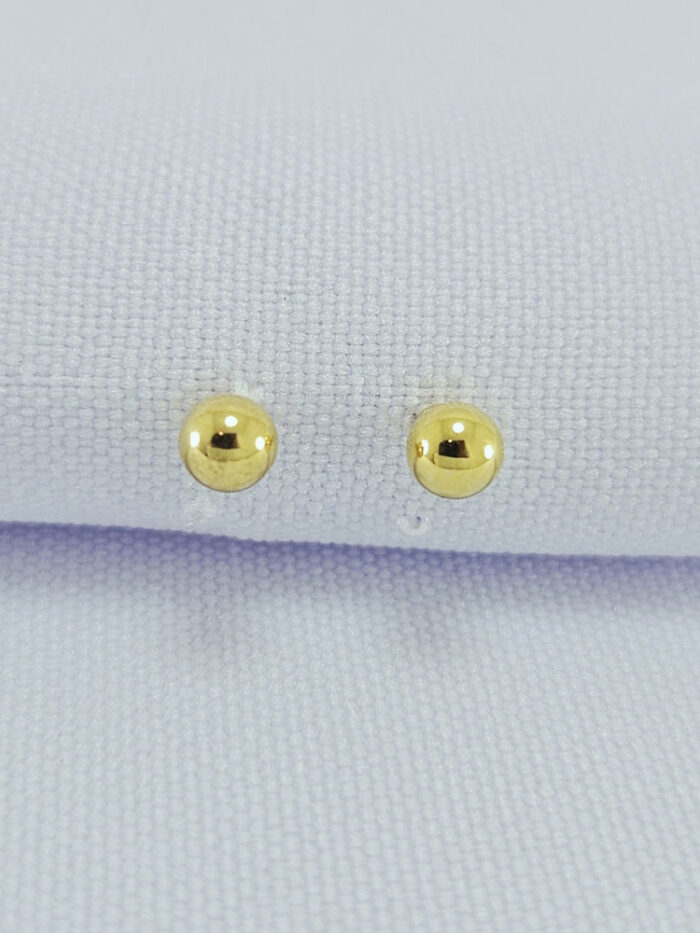 Brinco bola lisa minimalista