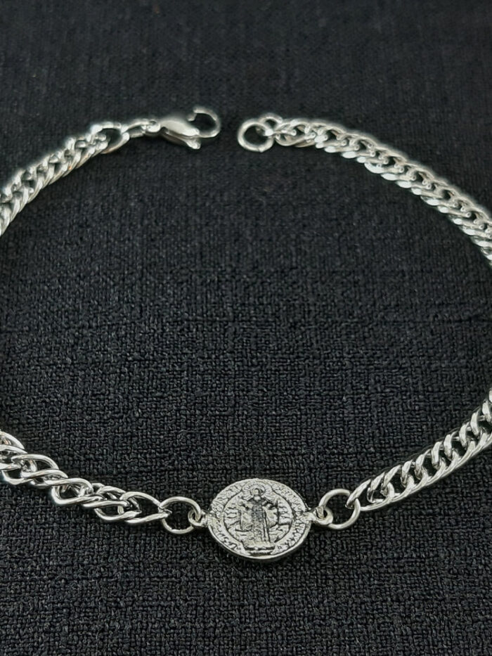 Pulseira masculina com medalha de São Bento