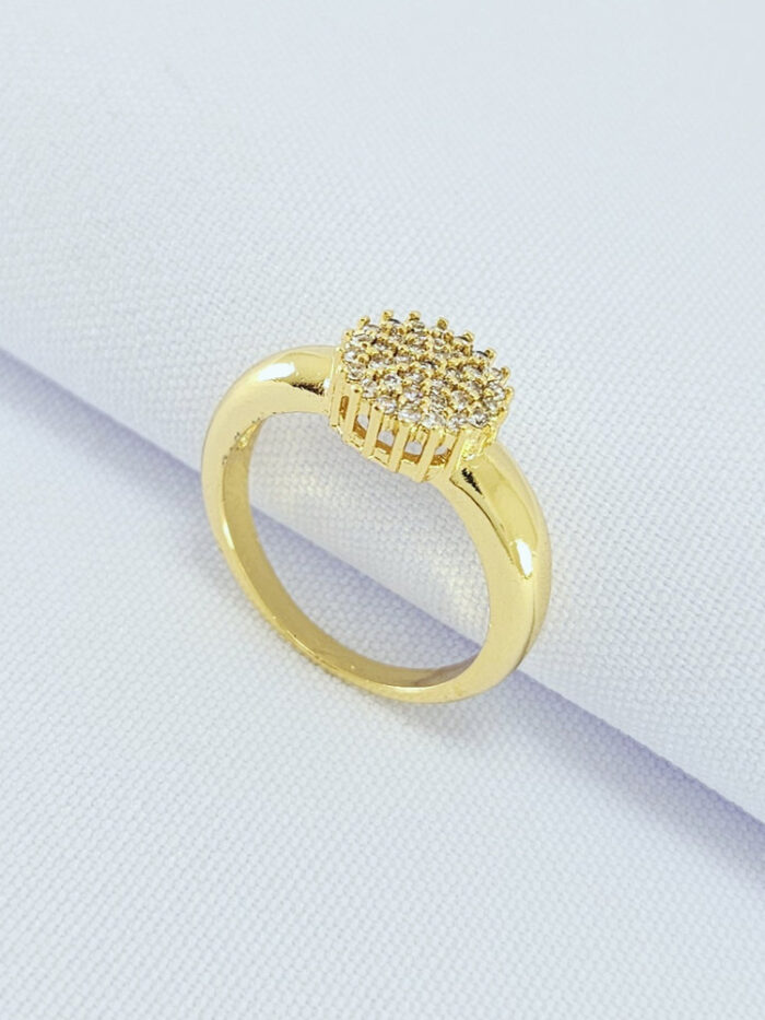 Anel estilo chuveirinho cravejado cristal