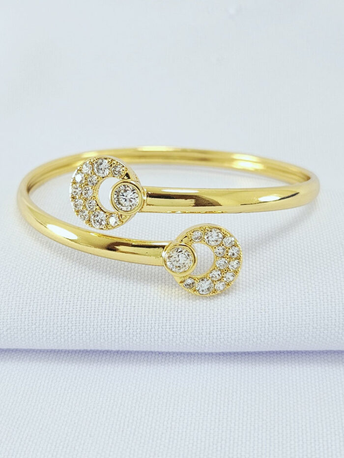 Bracelete detalhe círculo cravejado
