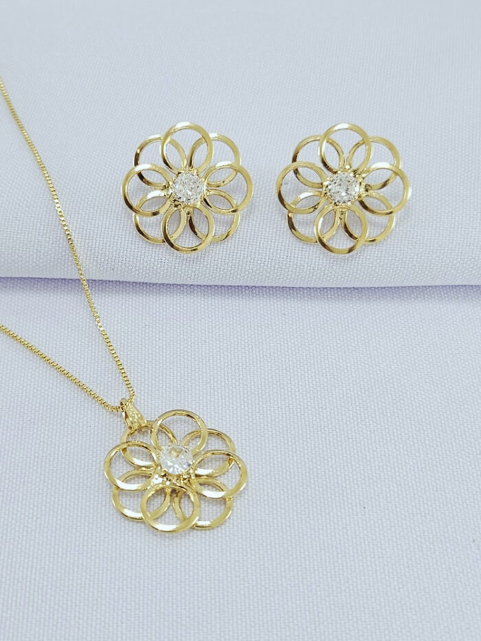 Conjunto flor vazada com ponto de luz central