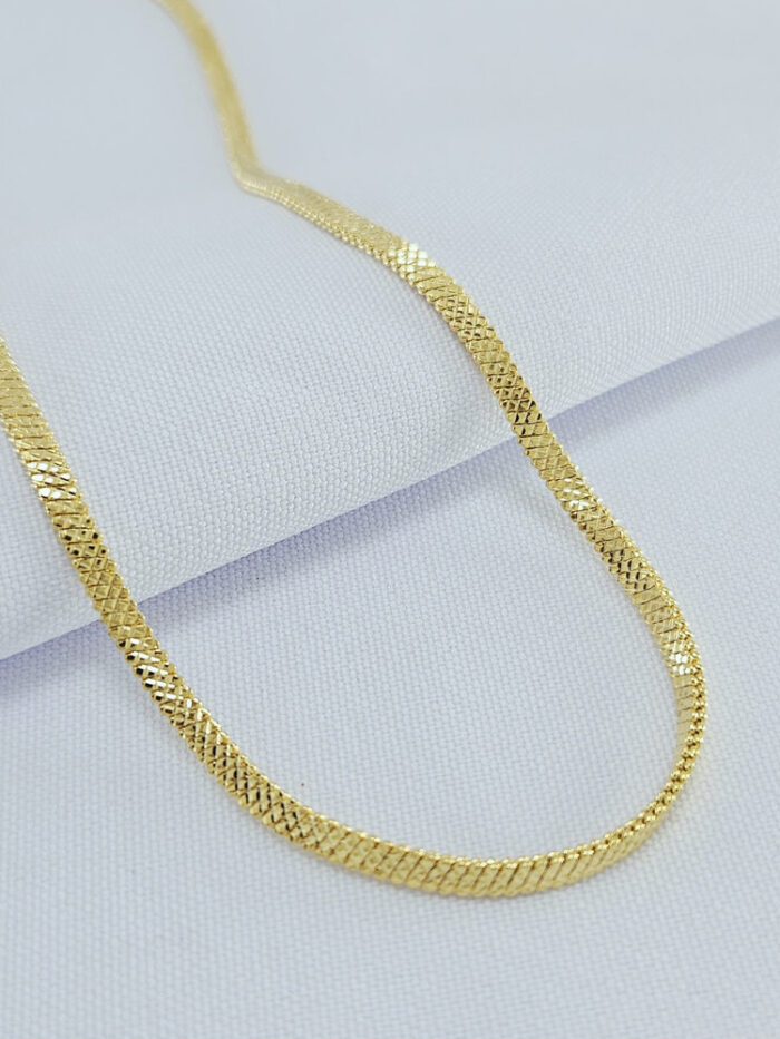 Gargantilha choker malha laminada detalhada
