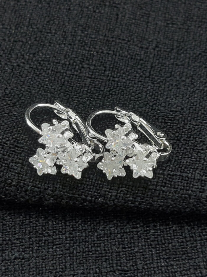 Brinco gancho com estrela tripla cristal