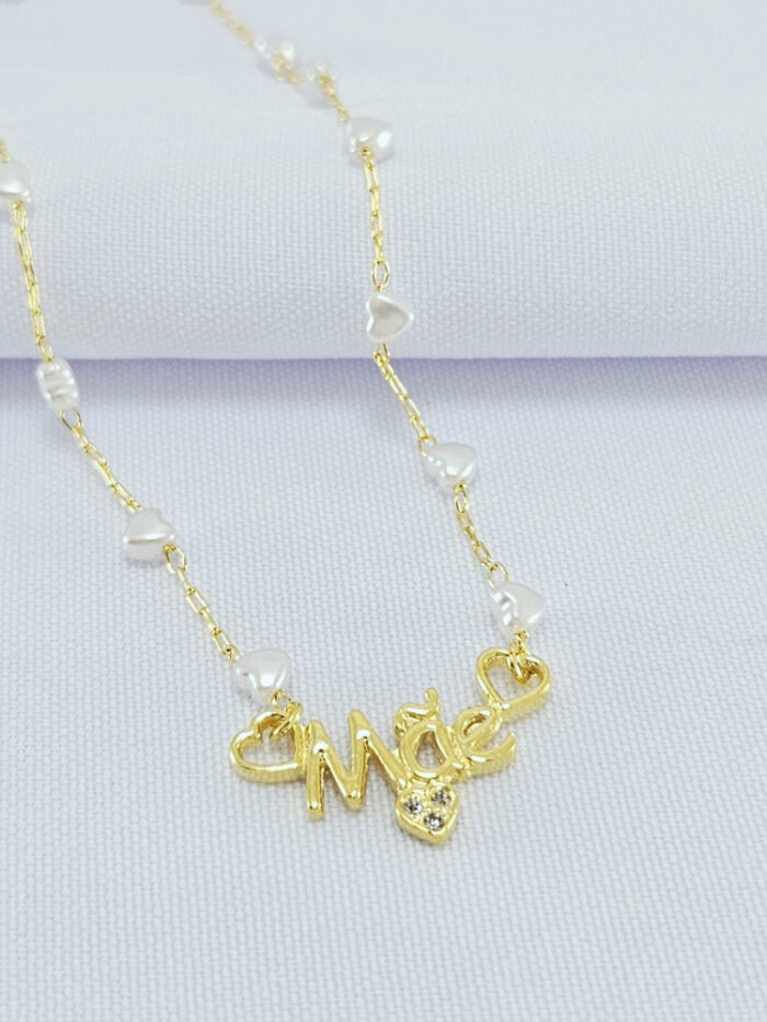 Gargantilha pérola coração nome Mãe detalhado