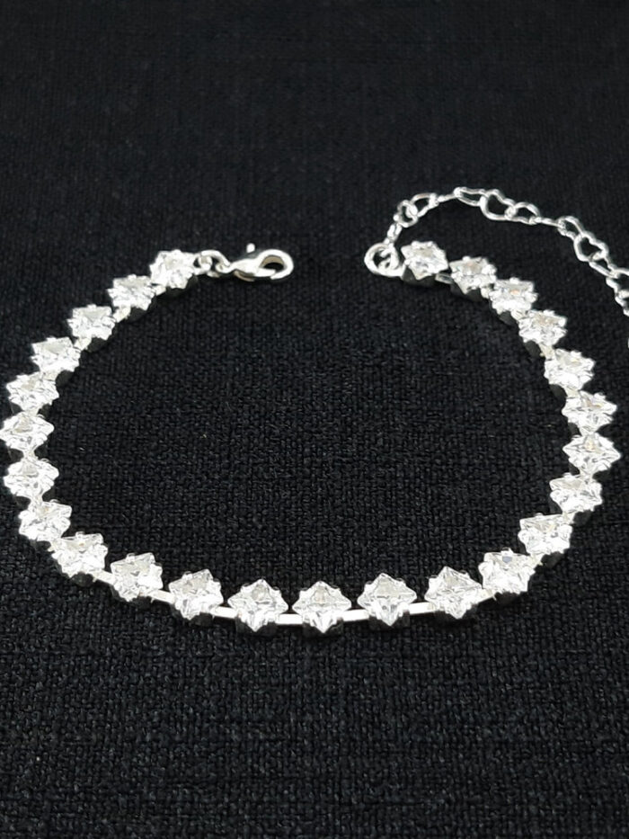 Pulseira estilo riviera com pedras cristais