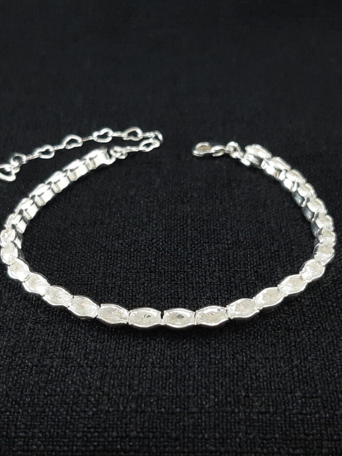 Pulseira com pedras cristais formato oval