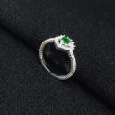 Anel formato coração vazado com pedra (Verde)