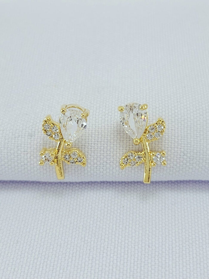 Brinco flor detalhe cravejado