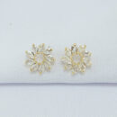 Brinco estilo flor com pedras cristais