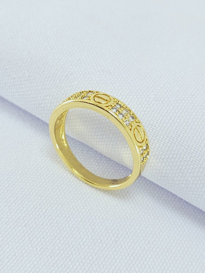 Anel detalhe cartier cravejado