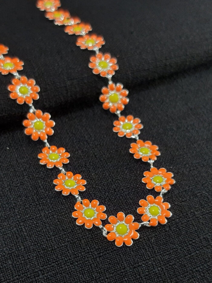 Gargantilha choker flor pétalas laranja